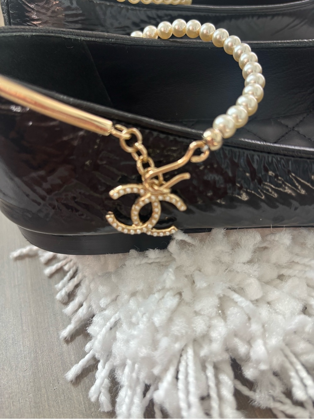 EUC CHANEL Black Quilted Leather Pearl-Ankle Flats with Gold and Pearl Hoop - Picture 4 of 5